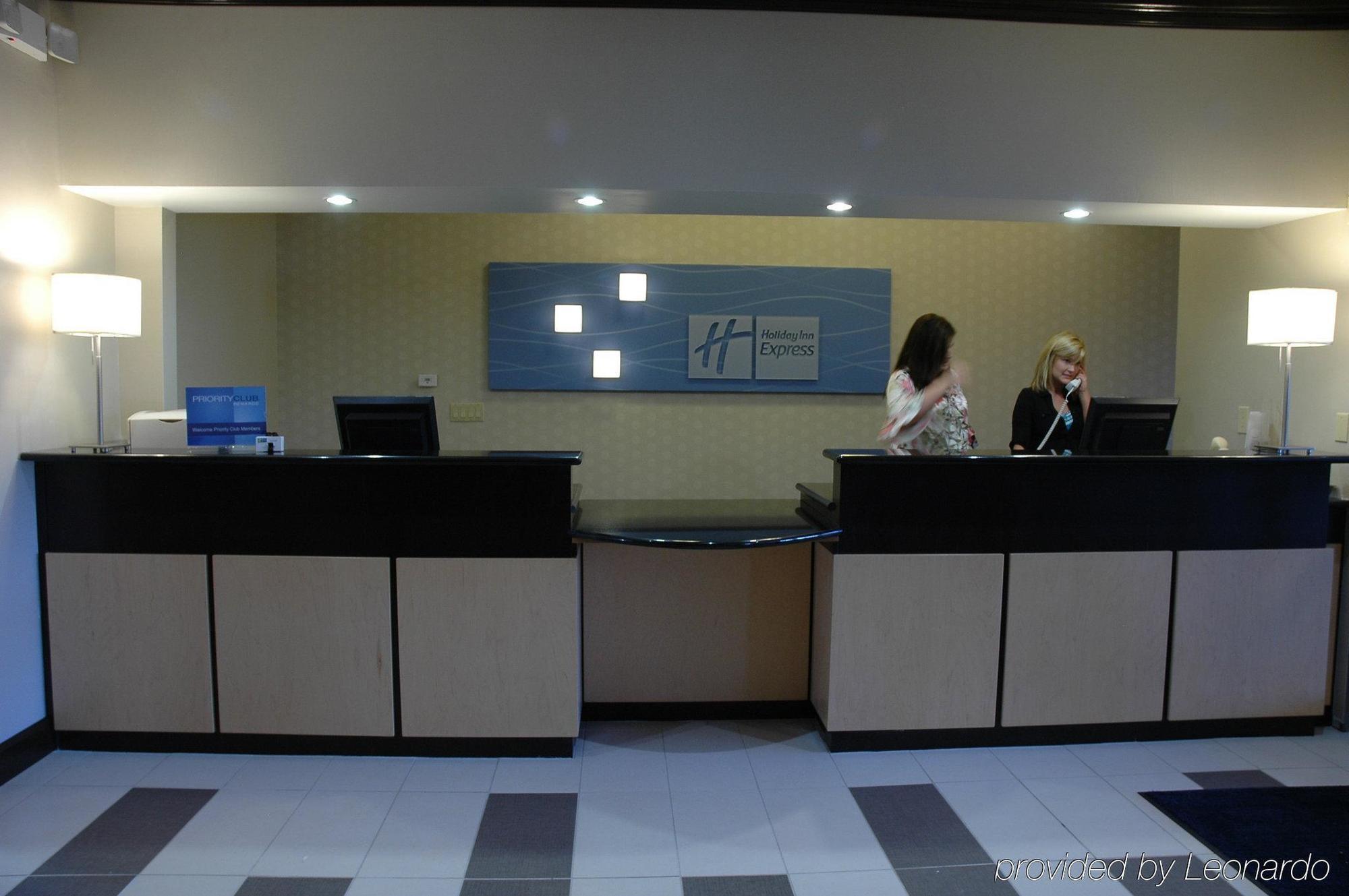 Holiday Inn Express Monticello By Ihg Dalaman gambar
